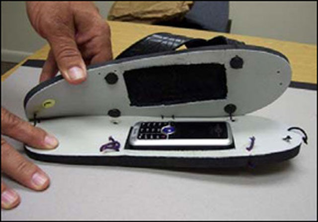 outils prison (Une planque pour téléphone dans une chaussure)