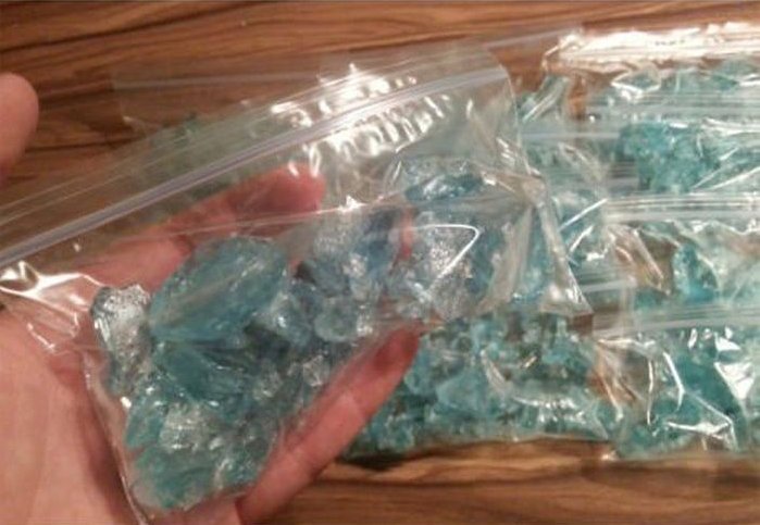 Fabriquer la drogue de Heisenberg (Mettez le tout dans des petits sachets en plastique. Le réalisme est à ce prix :))